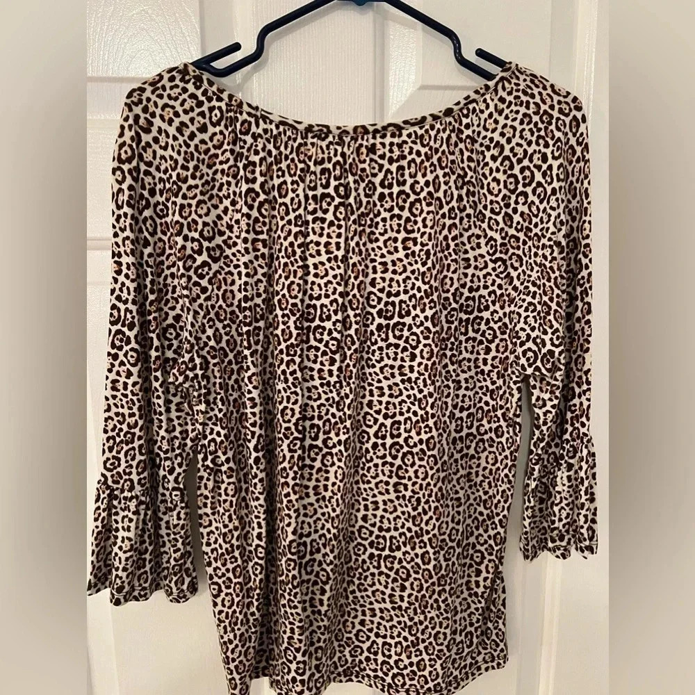 Michael Kors Women’s Dress Shirt. - Picture 2 of 5